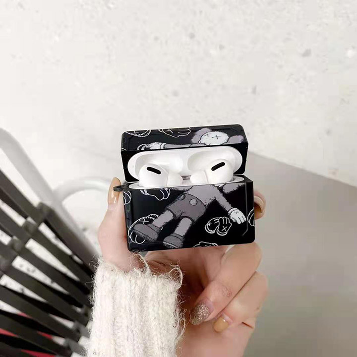 kaws カウズ Airpods Pro 収納ケース 