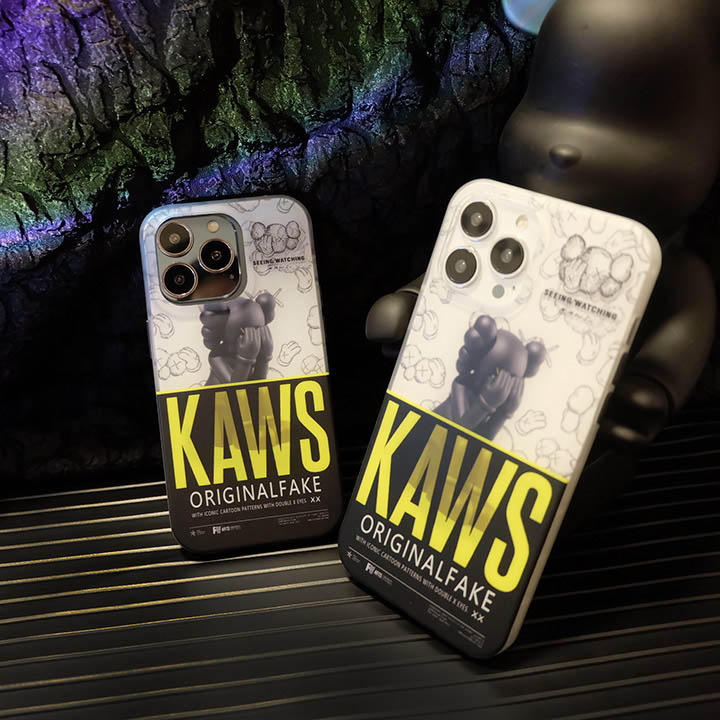 カウズ kaws スマホケース iphone14プラス 