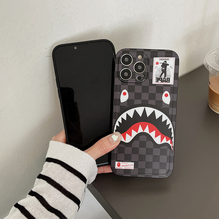 bape ア・ベイシング・エイプ iphone 15プラス カバー 